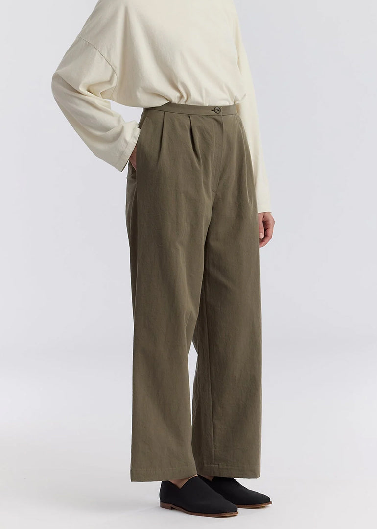 Black Crane - Straight Trousers in Dark Olive